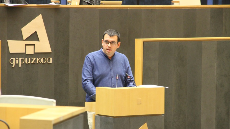 EAJ-PNVk Udalatxeko gurutzearen eraistea gaitzesi  eta berreraikitzea eskatu du