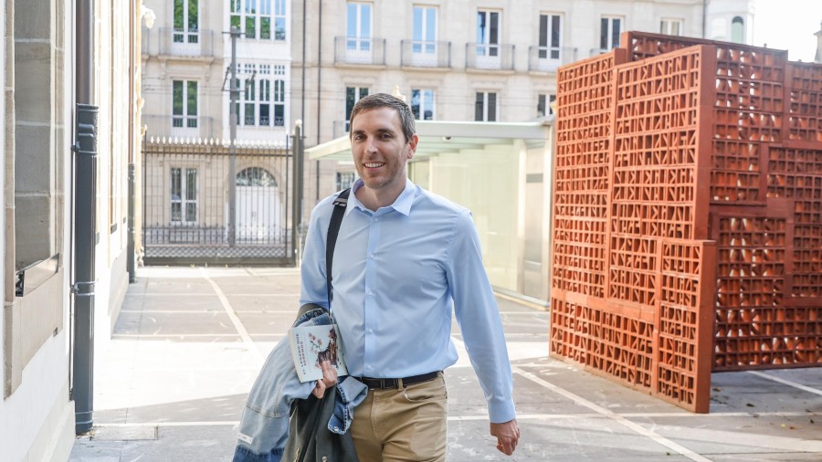 Adostasun zabala Eusko Legebebiltzarrean Errusiak Ukrainaren aurka egindako erasoa gaitzesteko 