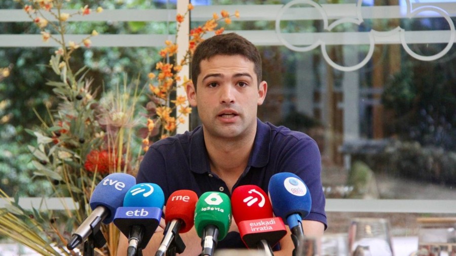 Joseba Díez Antxustegik azpimarratu du Euskadi martxan dagoela eta Pradalesen Gobernuak erronka nagusiekin bat datozen neurriak bultzatu dituela 