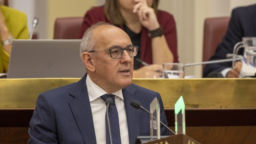 Ramiro Gonzálezek politika eraldatzaileetan sakontzearen alde egiten du, Arabako ekonomian eragina izan duten ziurgabetasunaren eta krisi segidaren aurrean