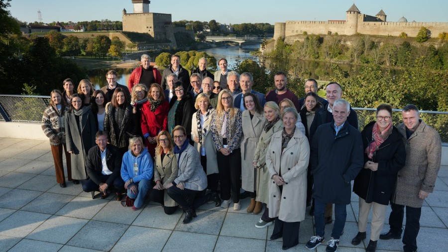 Oihane Agirregoitia visita con el grupo Renew Europe la frontera de Estonia con Rusia