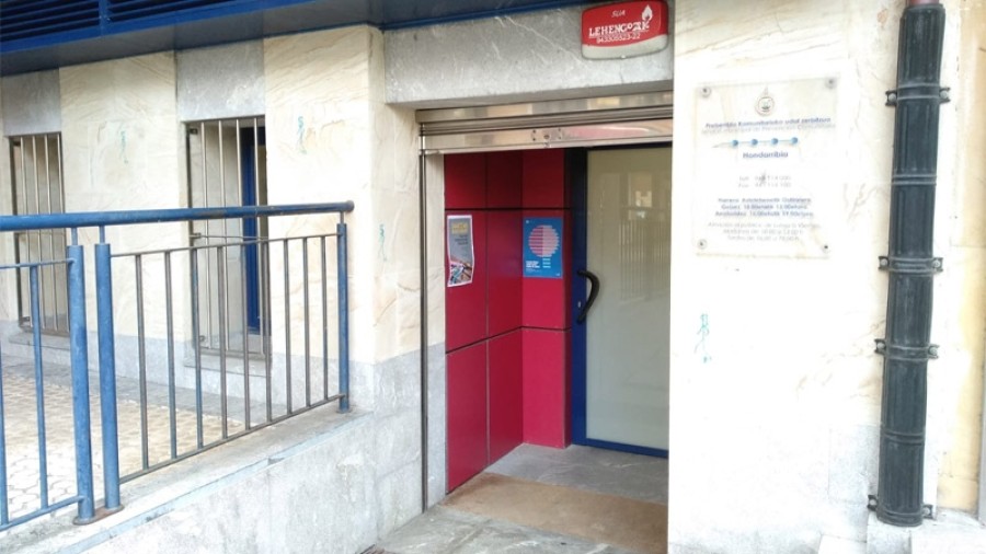 EAJ-PNVk prebentzio komunitarioko zerbitzuari buruzko faltsukeriak argitu nahi ditu eta salatu nahi du ere gobernuak konfrontazioa erabiltzen duela bere eraginkortasun eza estaltzeko