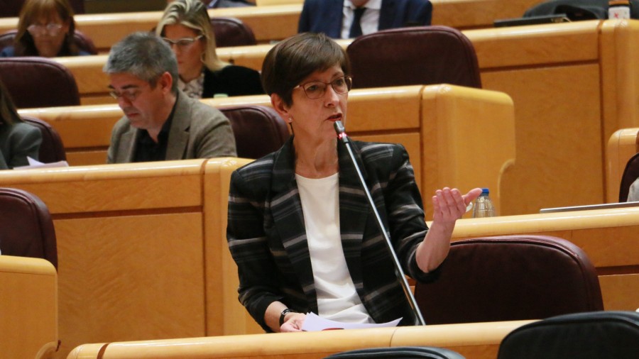 Estefanía Beltrán de Herediak heldutasun demokratikoa eskatu dio Ángel Víctor Torres ministroari Sekretu Ofizialen Legea 