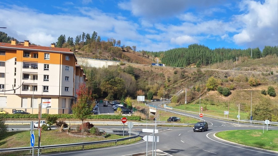 Eskoriatzako EAJ-PNVk udalerriko irisgarritasuna, iraunkortasuna eta mugikortasuna bultzatzeko proposamenak aurkeztu ditu 2026ko Aurrekontuetan