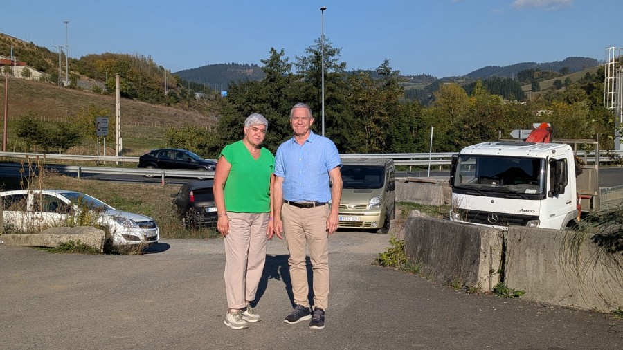 Eskoriatzako EAJ-PNVk auto partekatuentzako aparkaleku bat sortzea proposatu du Intxaurtxuetan