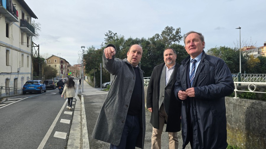 Irungo EAJ-PNV Eusko Jaurlaritzako Segurtasun zuzendariarekin bildu da hiriaren egoera aztertzeko Irungo EAJ-PNV Eusko Jaurlaritzako Segurtasun zuzendariarekin bildu da hiriaren egoera aztertzeko