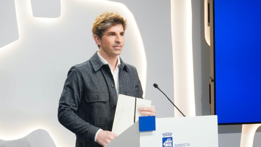 Jon Insausti alkateak Jon Insausti alkateak