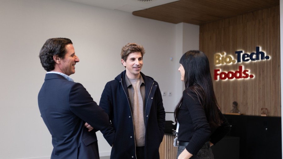 Jon Insaustik industria zerbitzu aurreratuetan oinarritutako ekonomiaren aldeko apustua indartu du Jon Insaustik industria zerbitzu aurreratuetan oinarritutako ekonomiaren aldeko apustua indartu du