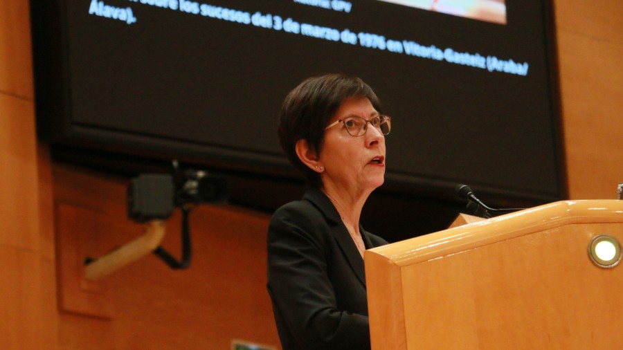 Estefanía Beltrán de Herediak memoria eta gardentasuna ezin direla selektiboak izan adierazi du eta 1976ko martxoaren 3ko dokumentuak desklasifikatzeko eskatu du Estefanía Beltrán de Herediak memoria eta gardentasuna ezin direla selektiboak izan adierazi du eta 1976ko martxoaren 3ko dokumentuak desklasifikatzeko eskatu du