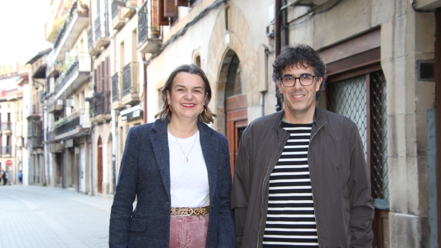 EAJ-PNVk Basterretxearen eskultura eta San Martin ermitaren mantenu falta salatu du EAJ-PNVk Basterretxearen eskultura eta San Martin ermitaren mantenu falta salatu du