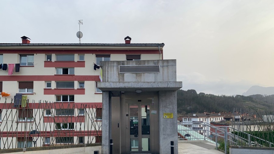 EAJ-PNV de Zaldibar denuncia la dejadez institucional de EH Bildu por mantener casi dos años sin funcionar el ascensor de acceso a la estación