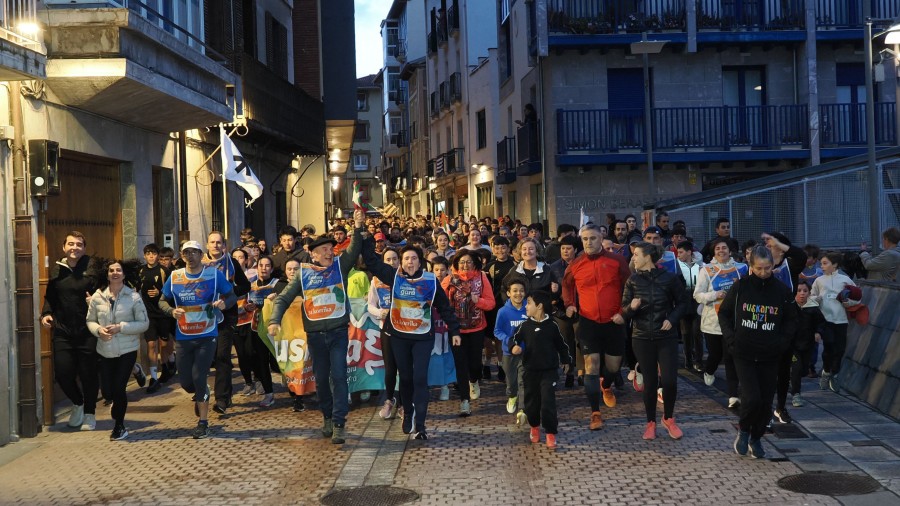 Deba responde: unidad por el euskera frente a quienes intentaron dividir Deba responde: unidad por el euskera frente a quienes intentaron dividir