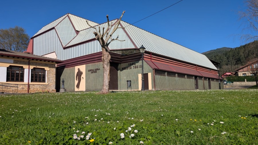 Meñakako EAJ-PNVk udal frontoi estaliaren kudeaketan EH Bilduren borondate eta gardentasun eza salatu du Meñakako EAJ-PNVk udal frontoi estaliaren kudeaketan EH Bilduren borondate eta gardentasun eza salatu du