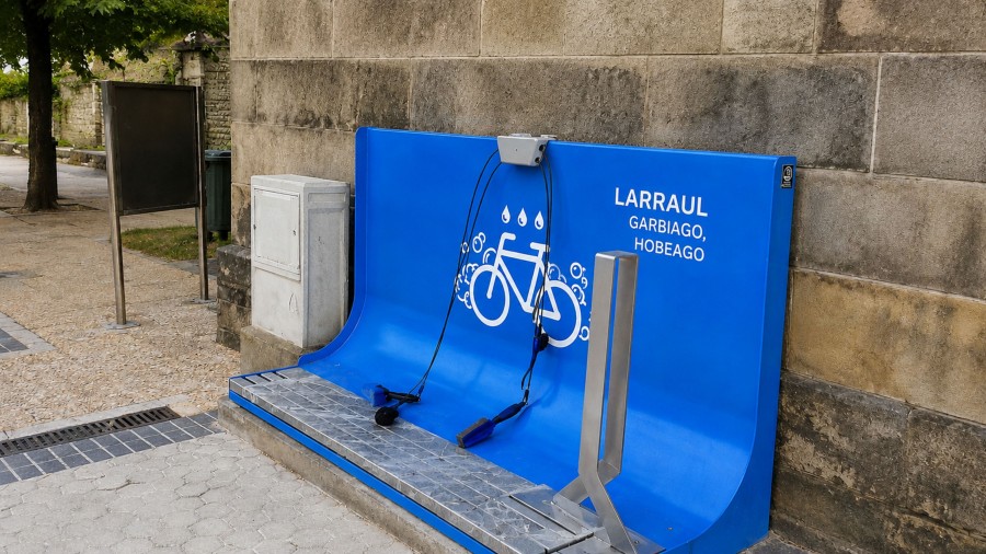 EAJ-PNV Larraul propone instalar un aparcabicicletas y un punto de limpieza para bicicletas EAJ-PNV Larraul propone instalar un aparcabicicletas y un punto de limpieza para bicicletas