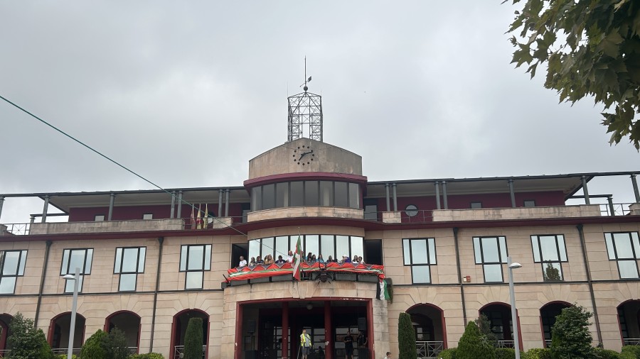 Urdulizko EAJ-PNVk indarkeria mota oro gaitzetsi du eta jaiak errespetuz eta elkarbizitza giroan bizitzeko deia egin du Urdulizko EAJ-PNVk indarkeria mota oro gaitzetsi du eta jaiak errespetuz eta elkarbizitza giroan bizitzeko deia egin du