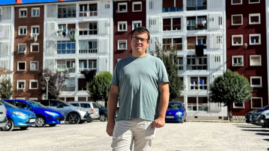“EH Bilduk asko hitz egiten du etxebizitzaz, baina oso gutxi egin: arrasatearrentzako 168 etxebizitza berri blokeatuta dauzka” “EH Bilduk asko hitz egiten du etxebizitzaz, baina oso gutxi egin: arrasatearrentzako 168 etxebizitza berri blokeatuta dauzka”