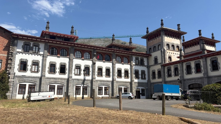 EAJ-PNV Azpeitia reclama explicaciones a EH Bildu por la apertura de un gimnasio de GKS en el edificio Esklabak, actualmente ocupado EAJ-PNV Azpeitia reclama explicaciones a EH Bildu por la apertura de un gimnasio de GKS en el edificio Esklabak, actualmente ocupado