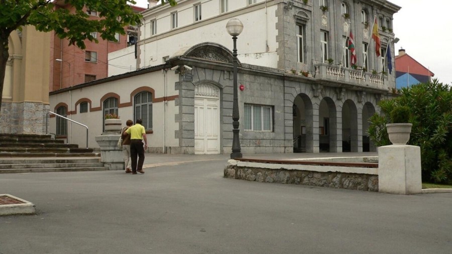 EAJ-PNV denuncia que EH Bildu avala el presupuesto del PSE-EE pese a desoír a la plantilla y admitir que el informe de género es insuficiente EAJ-PNV denuncia que EH Bildu avala el presupuesto del PSE-EE pese a desoír a la plantilla y admitir que el informe de género es insuficiente
