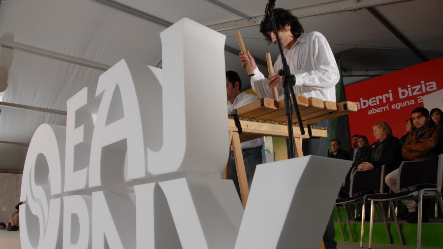Aberri Eguna 2012: Comienzo del acto
