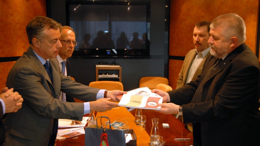 Urkullu se reúne con el Consejo Nacional Szekler de Rumania