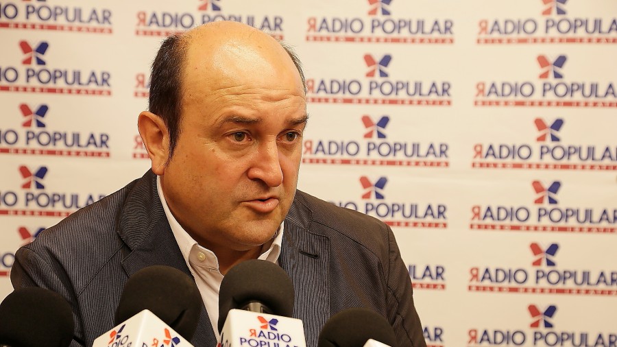 “La Lomce es una barbaridad, nos lleva a la época de la escuela del pupitre de madera”