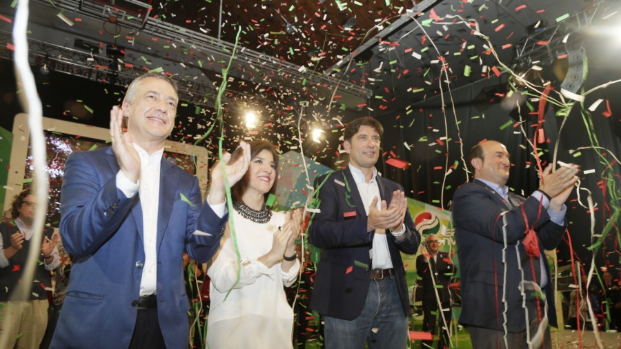 5000 pertsonatik gora eta La Casilla gainezka 