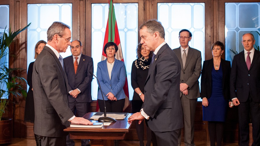 El lehendakari agradece a Ángel Toña el compromiso adquirido