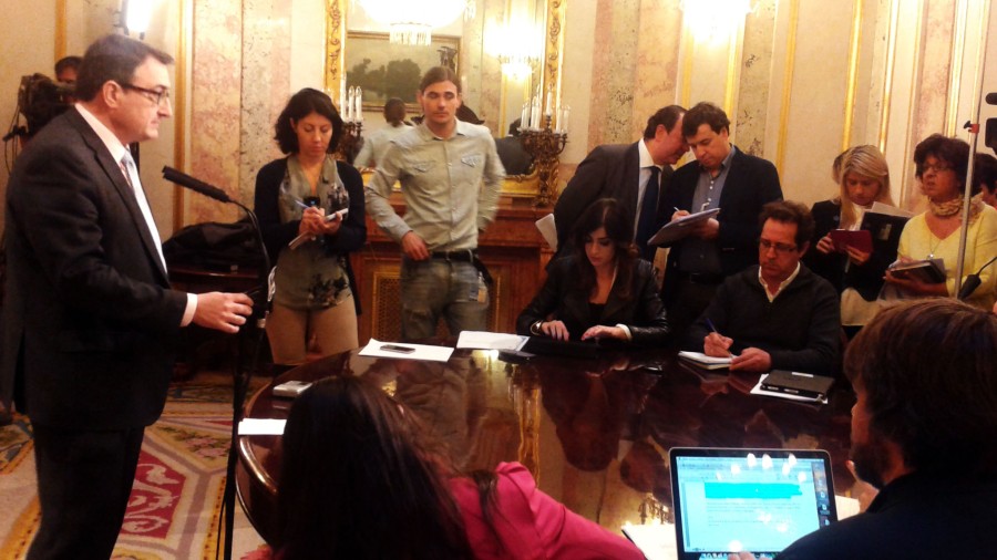 Estebanek Rajoy-k bere burua ederresteko egin duen diskurtso 