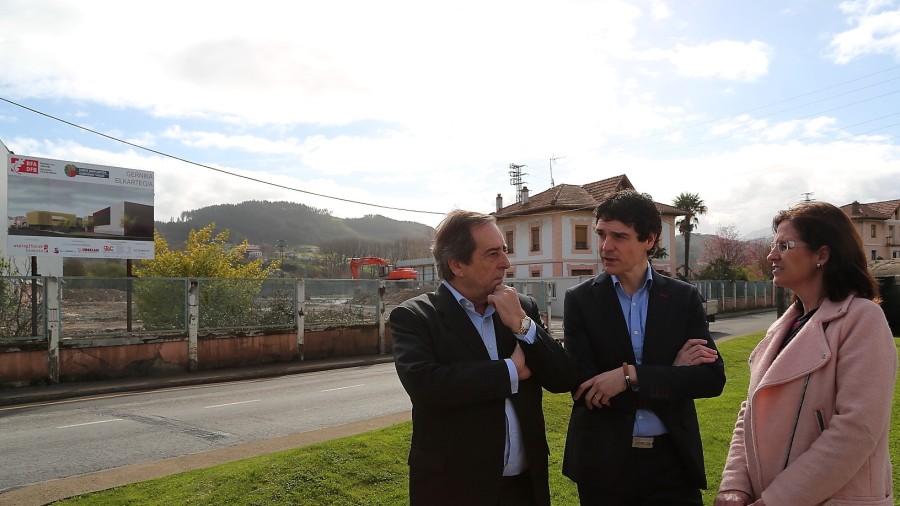 Rementeria y Gorroño se comprometen ante el nuevo Elkartegi de Gernika a impulsar el empleo y la reactivación económica en Busturialdea