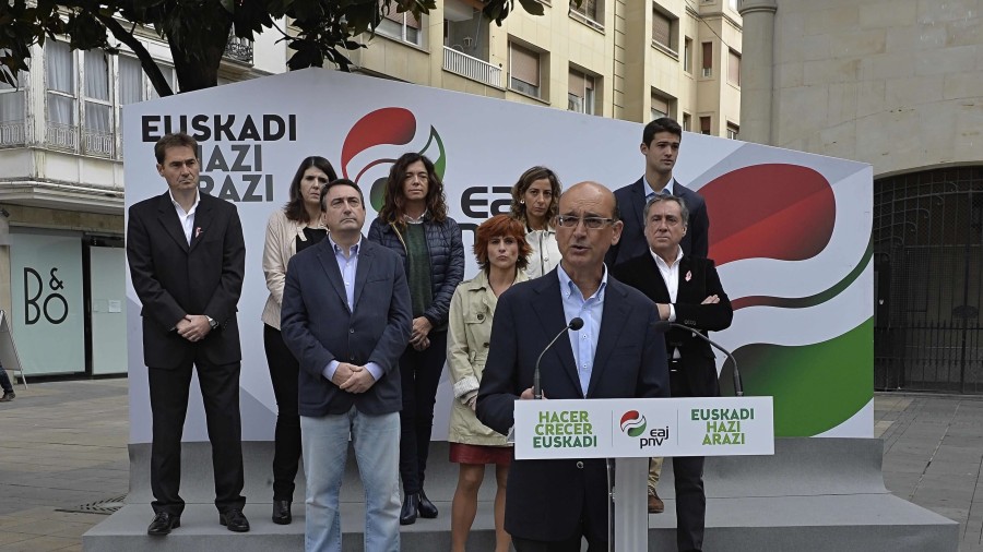 Arabaren interesak, eskubideak eta etorkizuna defendatzeko konpromisoa hartu du Legardak arabarren aurrean