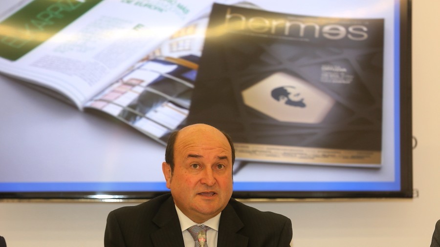 Ortuzarrek Hermes aldizkariaren 50. zenbakia  aurkezten du