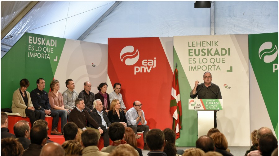 “Herri honen estrategia euskal erakundeetan erabakitzen da, euskal herritarren eskutik” azpimarratu du Egibarrek