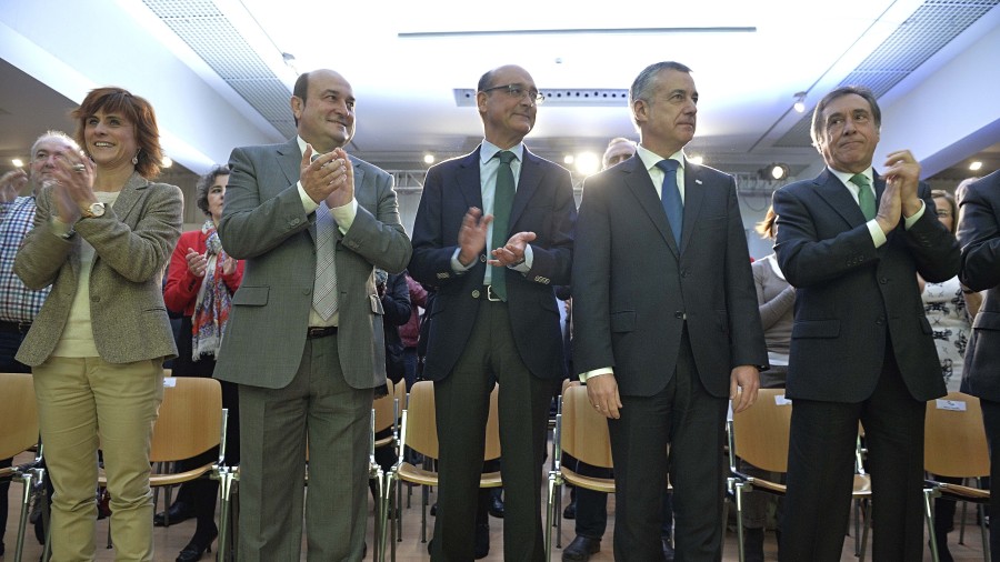 Urkulluk eta Ortuzarrek arabar gizartearen aurrean aurkeztu dute Mikel Legarda, Madrilen Arabaren interesen defentsa bermatuko duena