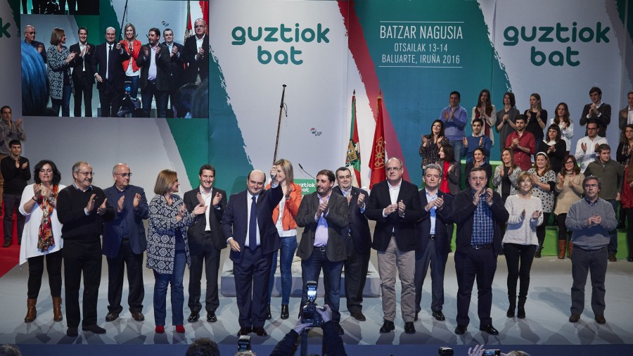 EAJ-PNVren alderdikideek Andoni Ortuzarrengan Euzkadi Buru Batzarraren presidente gisa duten konfiantza berretsi dute