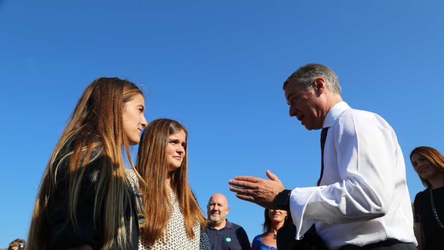 Urkullu se compromete con la juventud a ofertar 1.000 pisos de alquiler compartido que favorezcan su emancipación