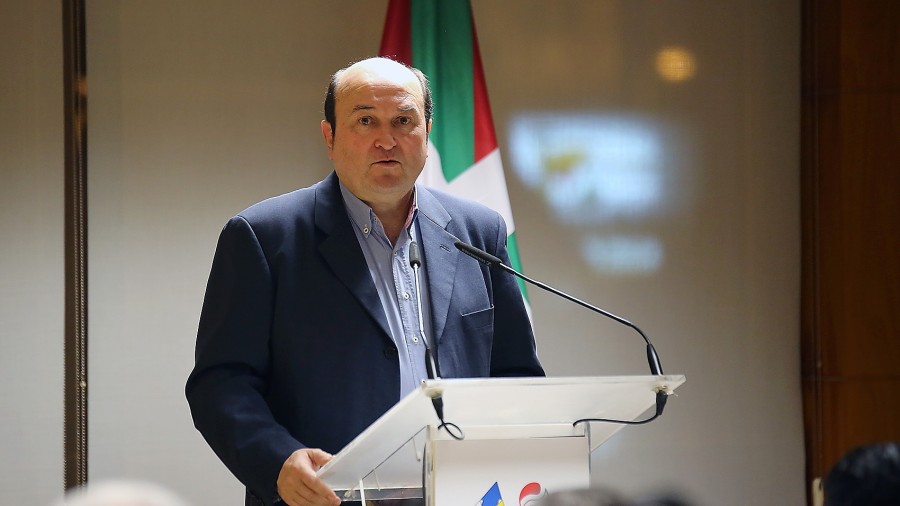 Conferencia de Andoni Ortuzar en Tenerife (resumen de la intervención)