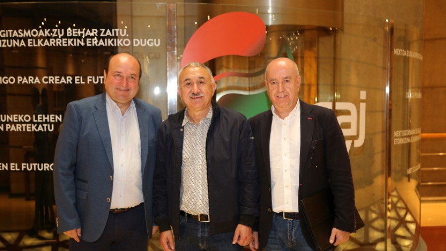 Andoni Ortuzarrek Sabin Etxean hartu du Pepe Álvarez UGT sindikatuko idazkari nagusia