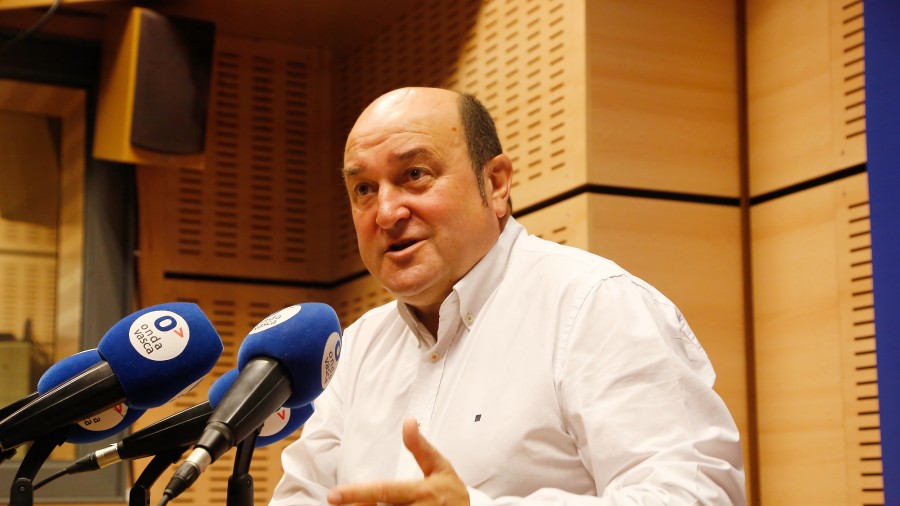 Ortuzar: “Mikel Legarda da autogobernuaz gehien dakien pertsona eta,gainera, elkarrizketarako joera handia dauka”  