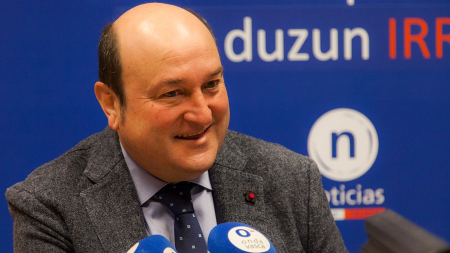 Entrevista a Andoni Ortuzar en Onda Vasca
