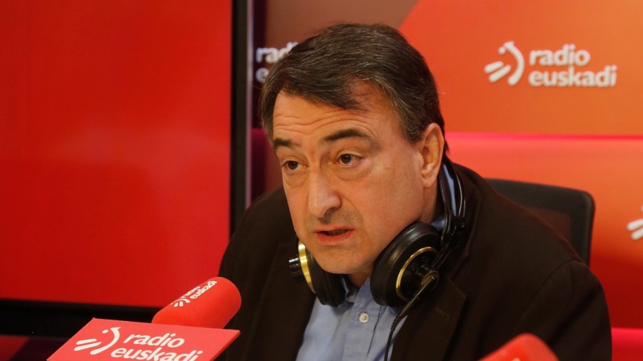 Aitor Esteban. Radio Euskadin eztabaida