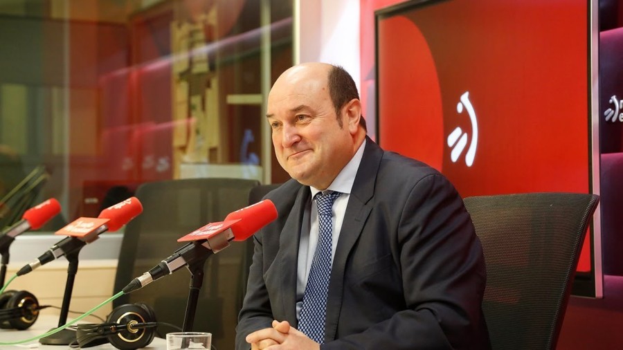 Andoni Ortuzarri elkarrizketa Radio Euskadi irratiko 
