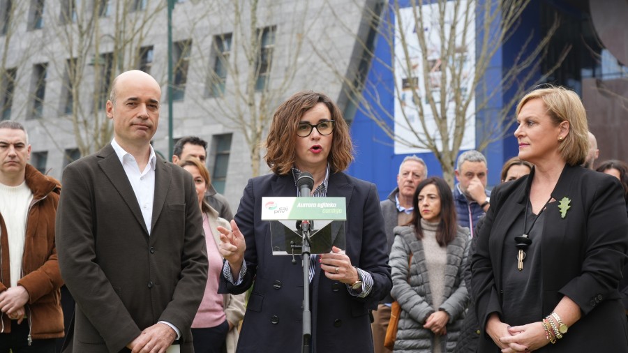 Elixabete Etxanobe: “En los próximos años extenderemos a toda Bizkaia las mejoras en el sistema de cuidados”
