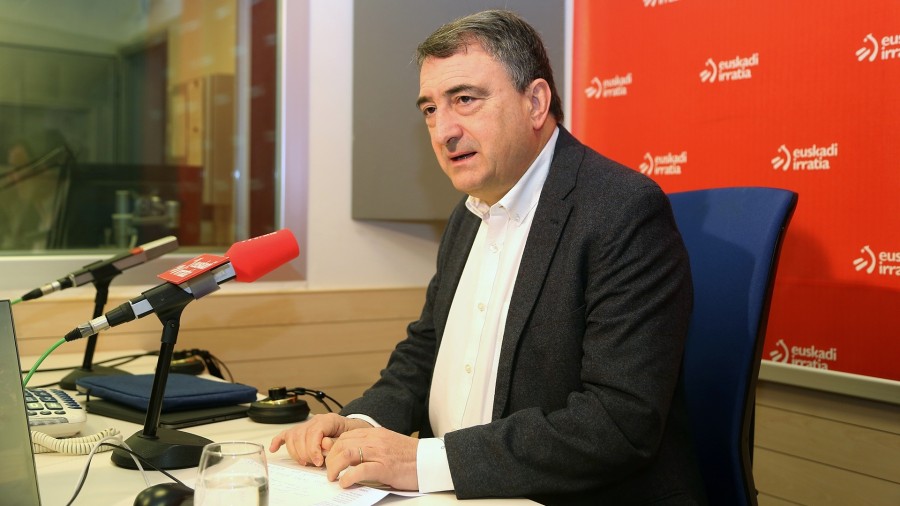 Aitor Esteban: “Espainiako gobernuak martxoaren 3ko Gasteizko gertakariak aitortu beharko lituzke eta biktimei erreparazio moral, politiko eta ekonomikoa bermatu”