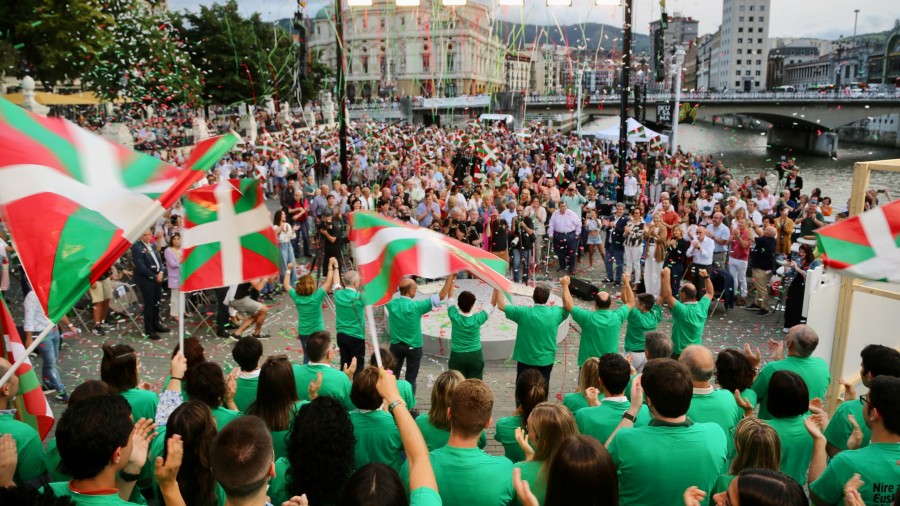 EAJ-PNV llama a vascas y vascos a “marcar la diferencia” con su voto porque “Euskadi se merece algo mejor” que el ‘Sánchez o Feijóo‘