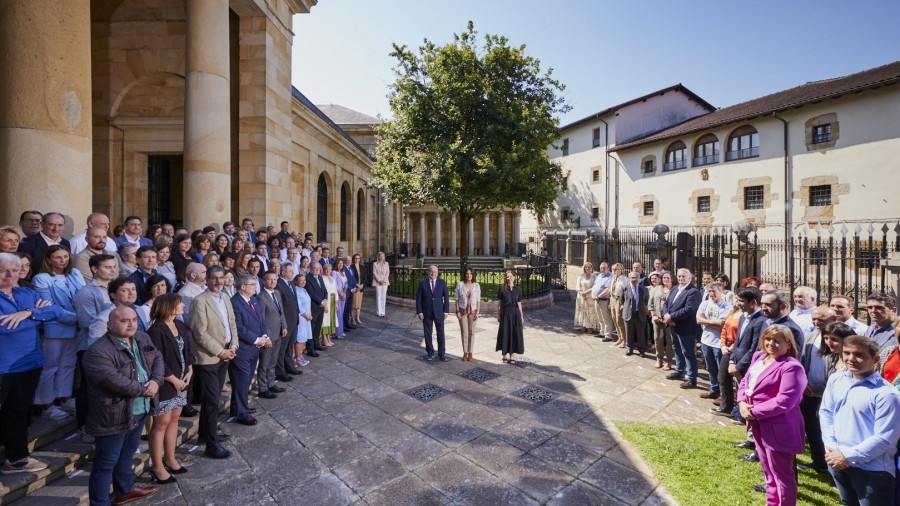 EAJ-PNV reafirma solemnemente y bajo el Árbol de Gernika su compromiso con la Democracia, la Paz y los Derechos Humanos