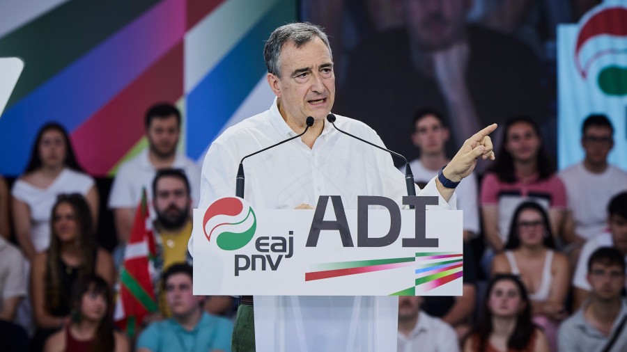 Aitor Esteban: Aitor Esteban: