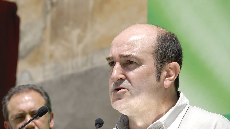 Ortuzar pide a Zapatero que abra un proceso político que anule lo negativo de la sentencia del Estatut